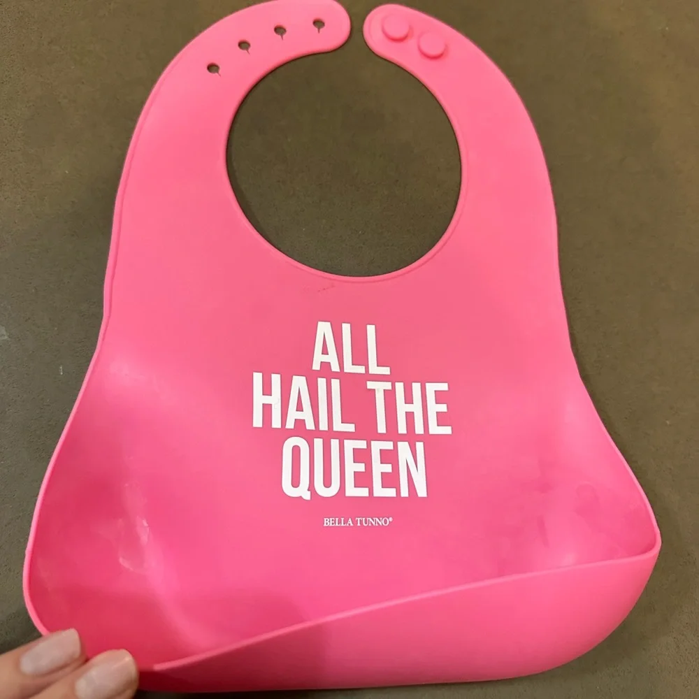 Bella Tunno All Hail The Queen Wonder Bib
